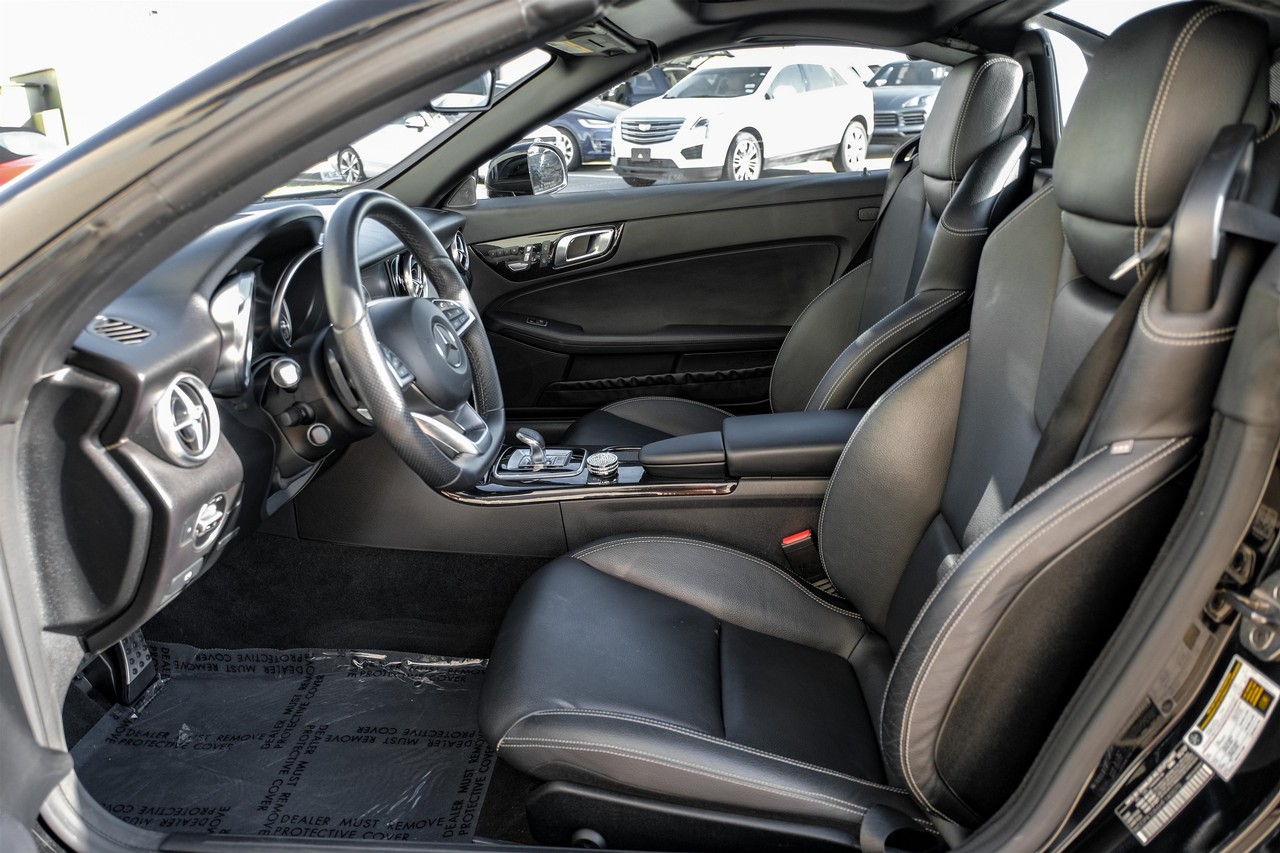 Mercedes-Benz SLC Vehicle Main Gallery Image 04