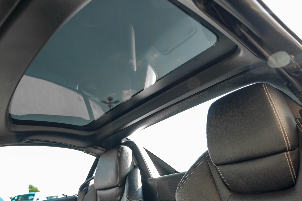 Mercedes-Benz SLC Vehicle Main Gallery Image 05