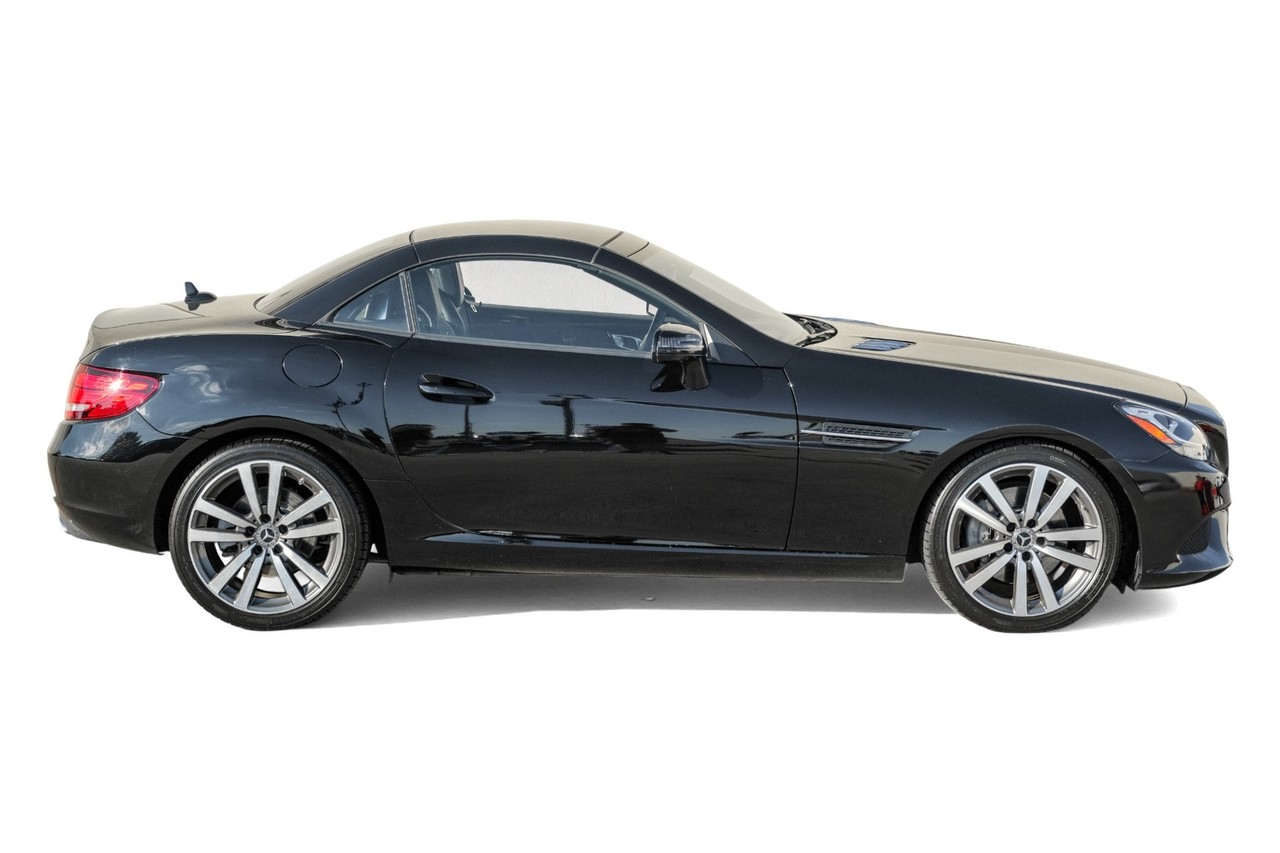 Mercedes-Benz SLC Vehicle Main Gallery Image 08