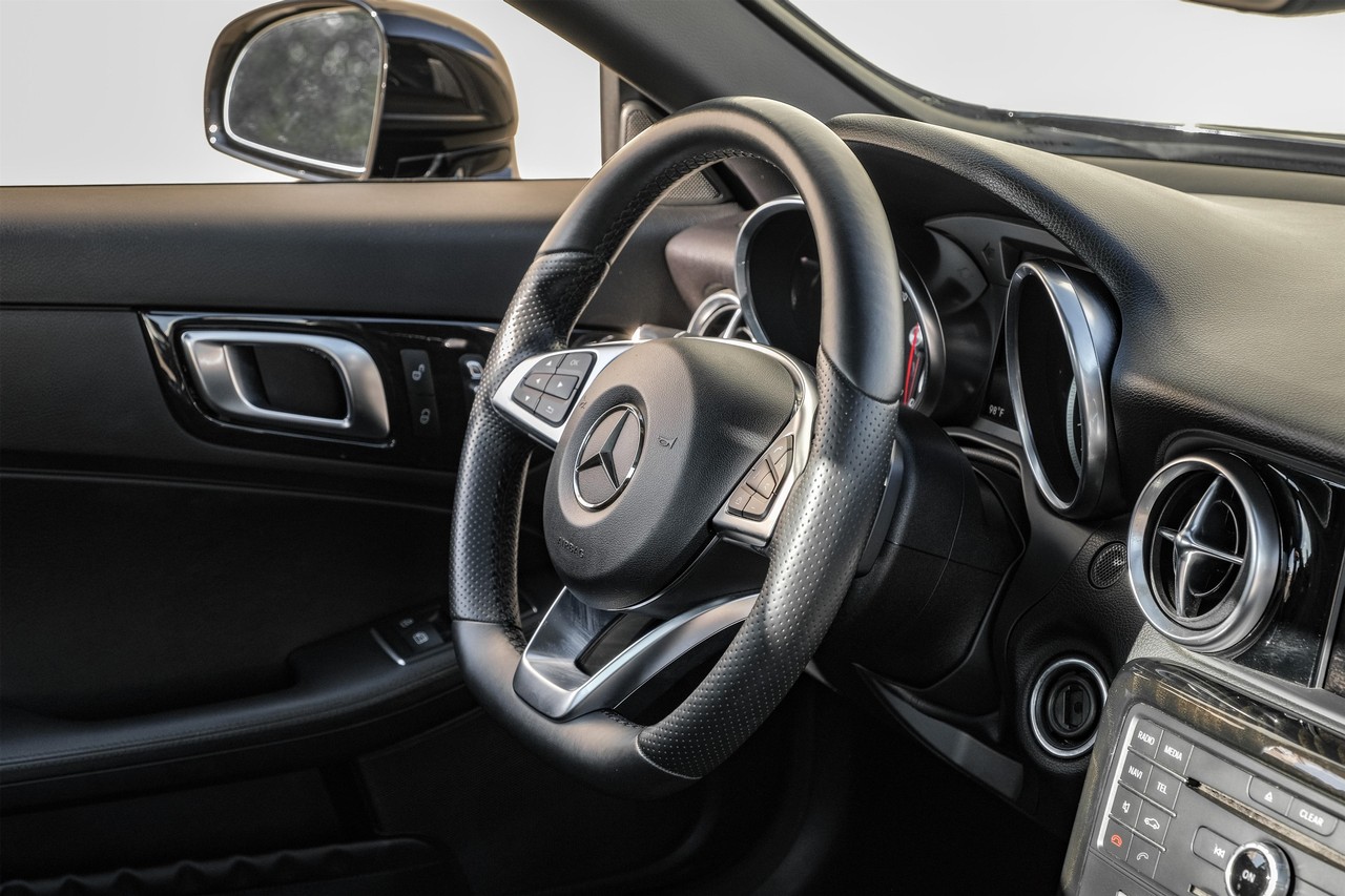 Mercedes-Benz SLC Vehicle Main Gallery Image 14