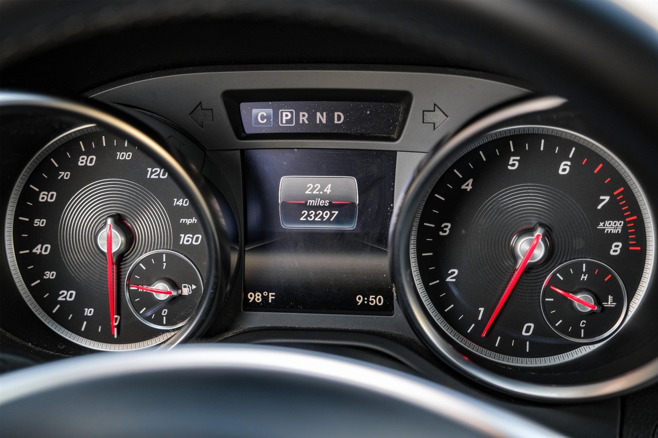Mercedes-Benz SLC Vehicle Main Gallery Image 16
