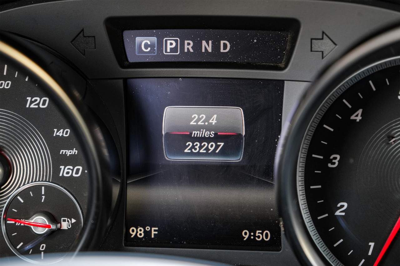 Mercedes-Benz SLC Vehicle Main Gallery Image 17