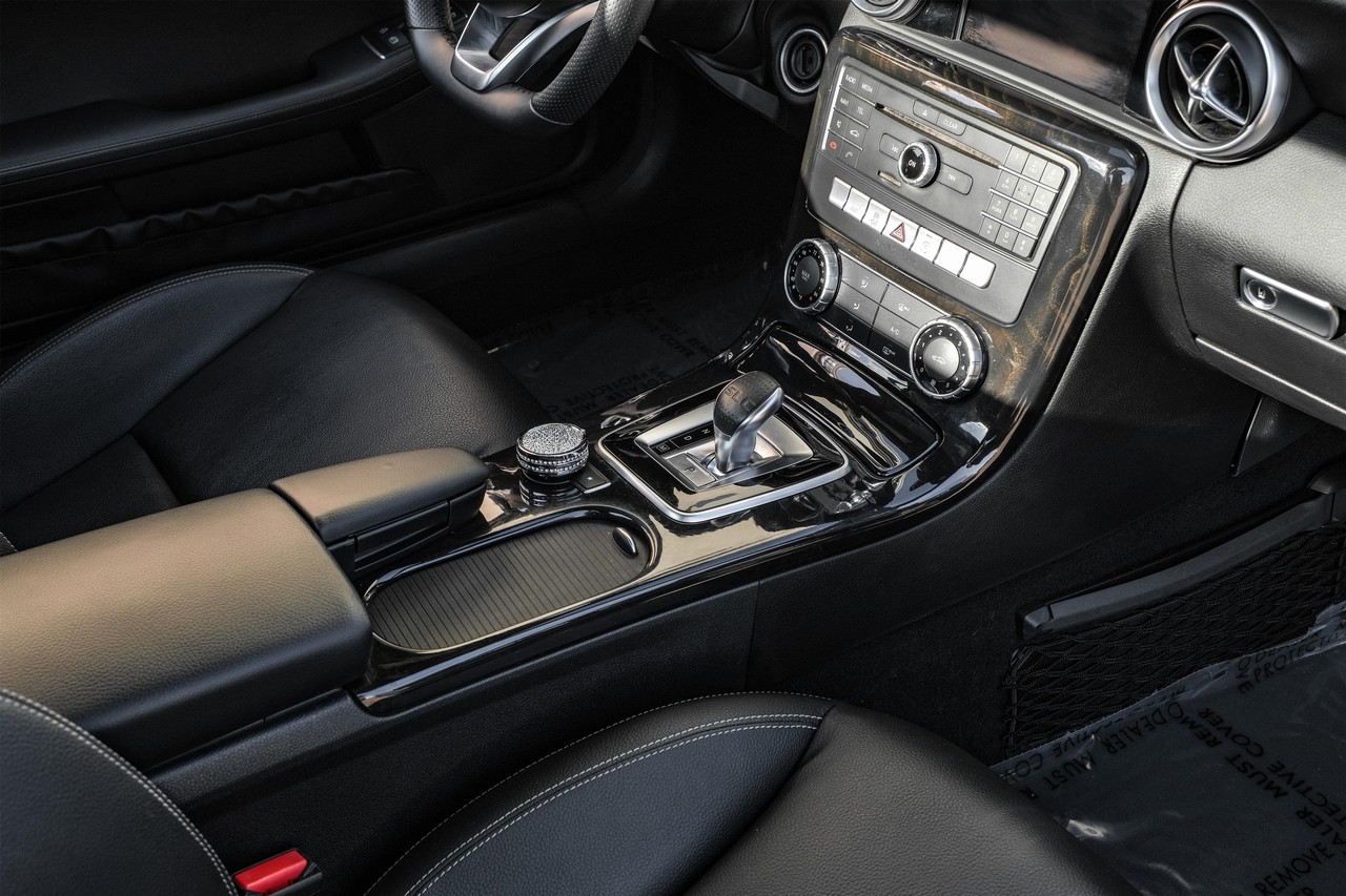 Mercedes-Benz SLC Vehicle Main Gallery Image 19