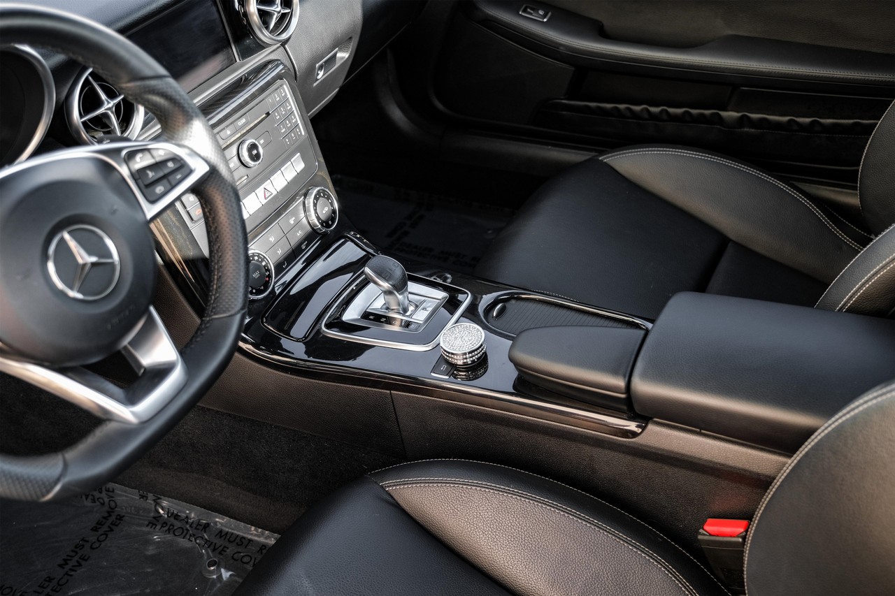 Mercedes-Benz SLC Vehicle Main Gallery Image 20