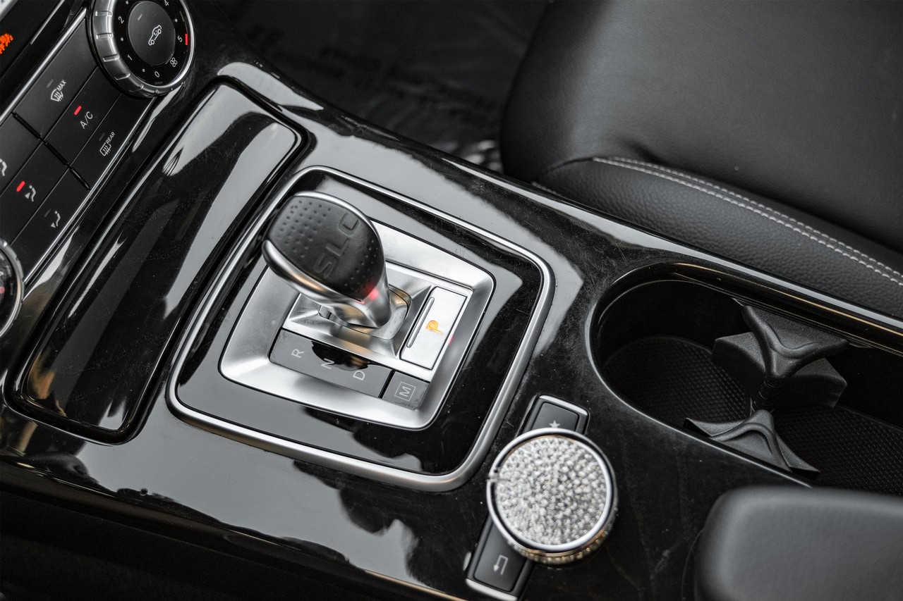 Mercedes-Benz SLC Vehicle Main Gallery Image 21