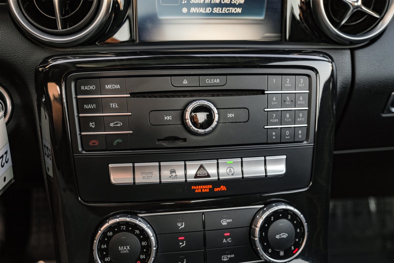 Mercedes-Benz SLC Vehicle Main Gallery Image 22