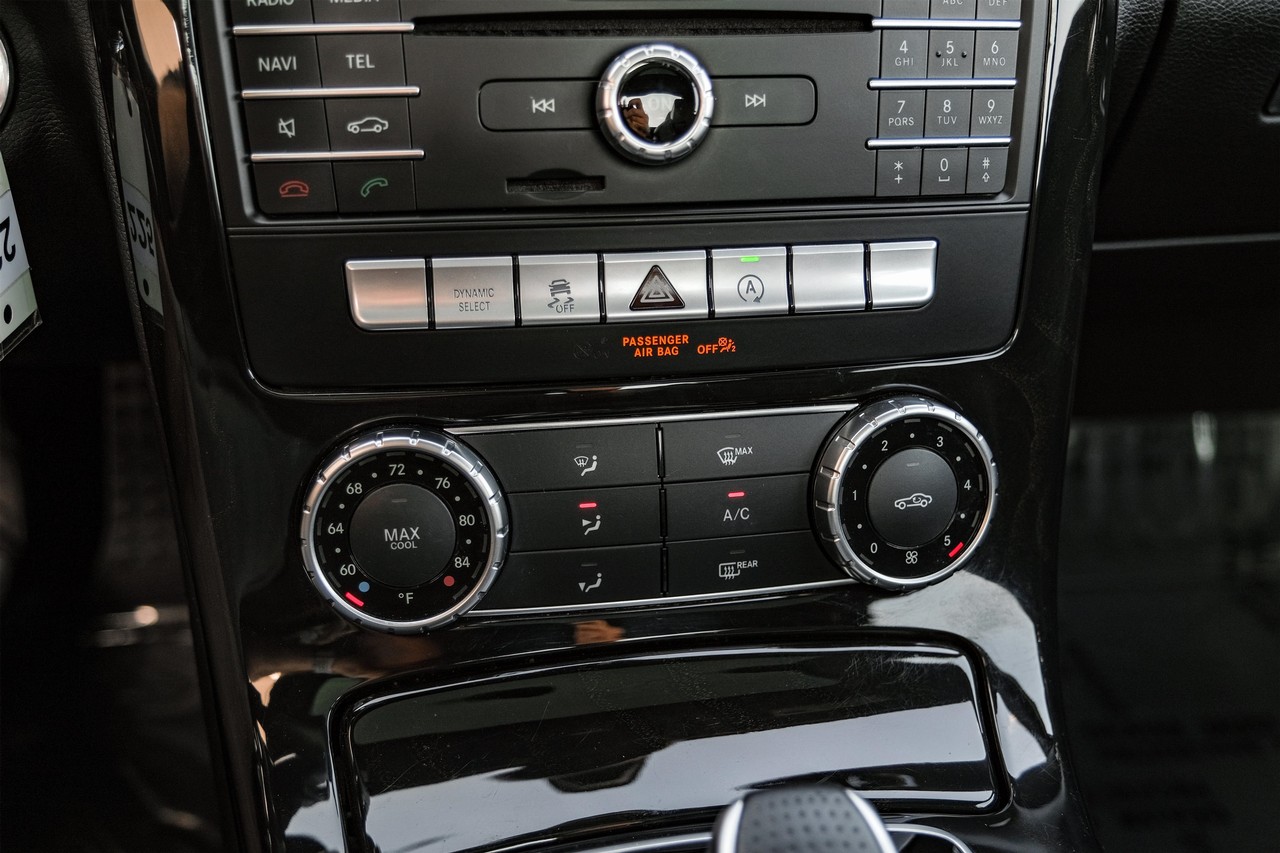Mercedes-Benz SLC Vehicle Main Gallery Image 23