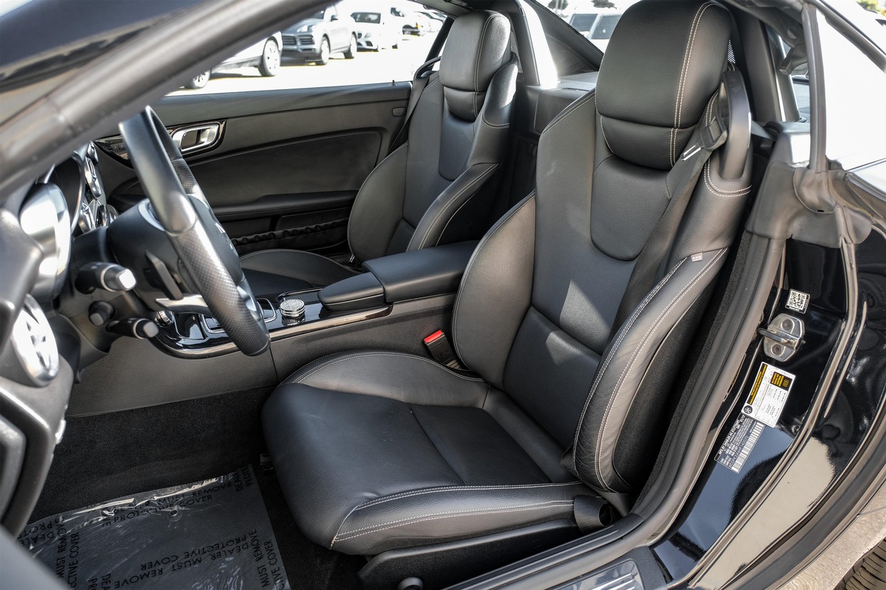 Mercedes-Benz SLC Vehicle Main Gallery Image 27