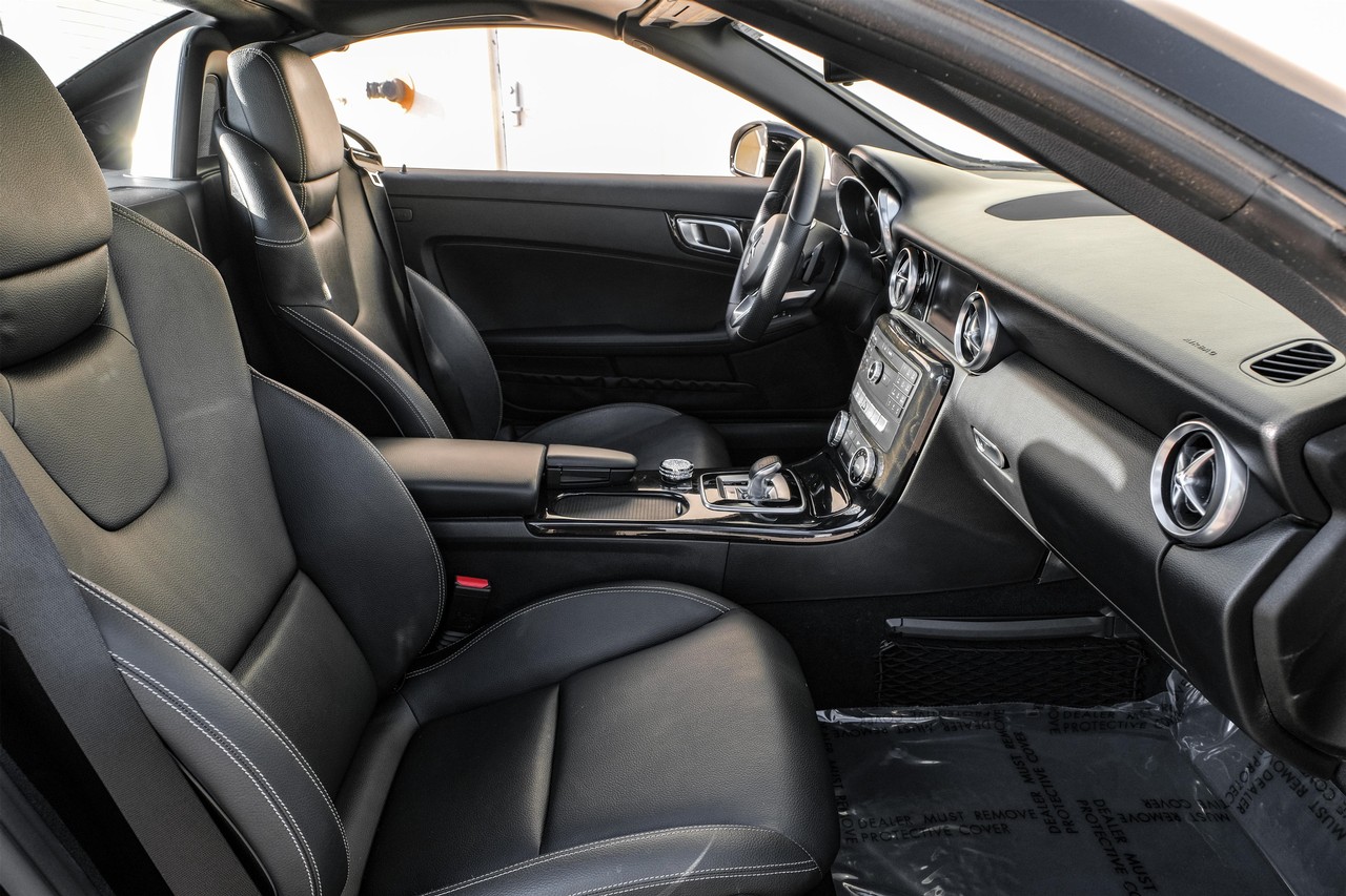 Mercedes-Benz SLC Vehicle Main Gallery Image 28