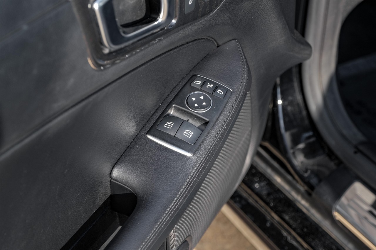 Mercedes-Benz SLC Vehicle Main Gallery Image 32