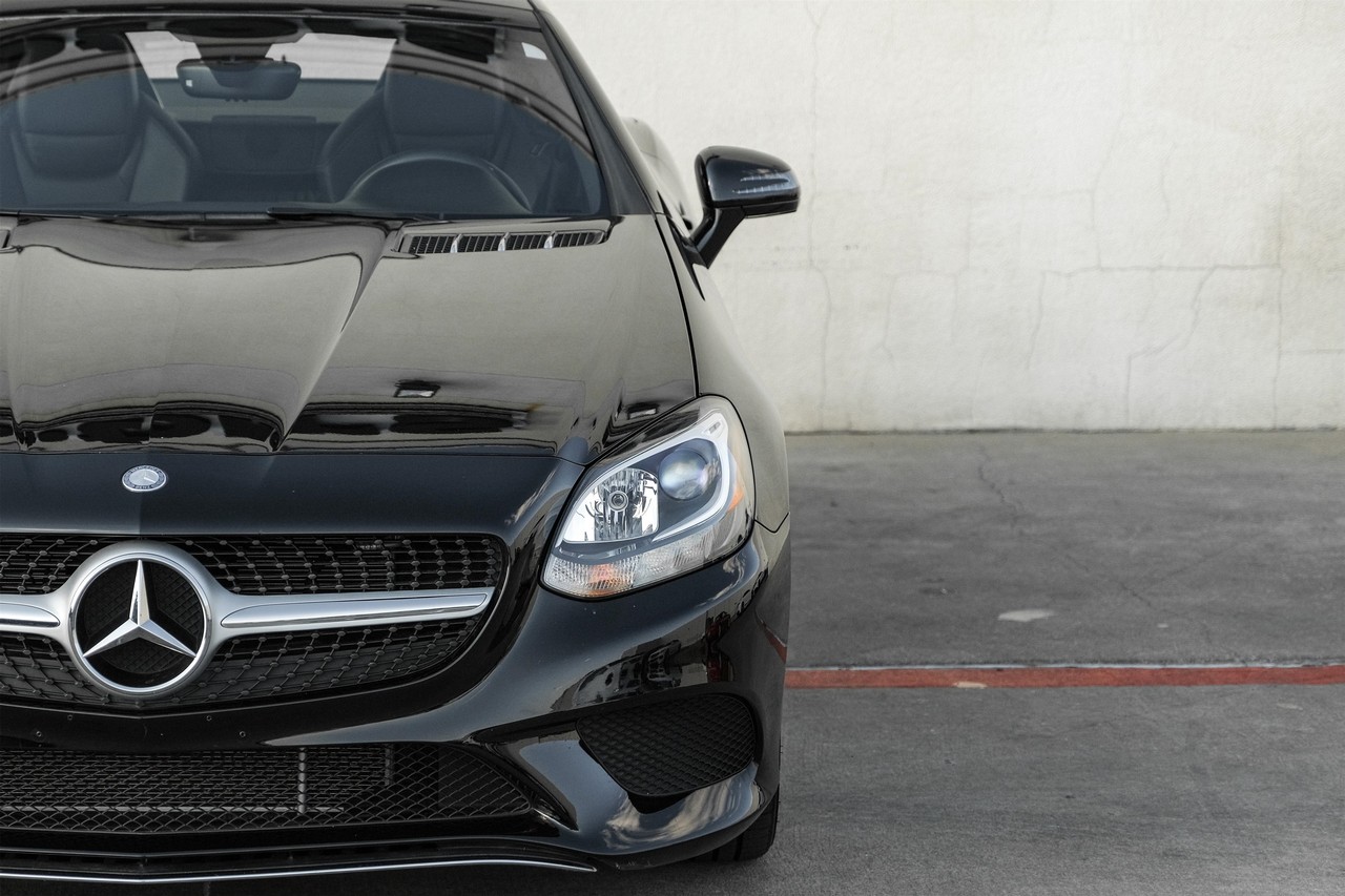 Mercedes-Benz SLC Vehicle Main Gallery Image 36