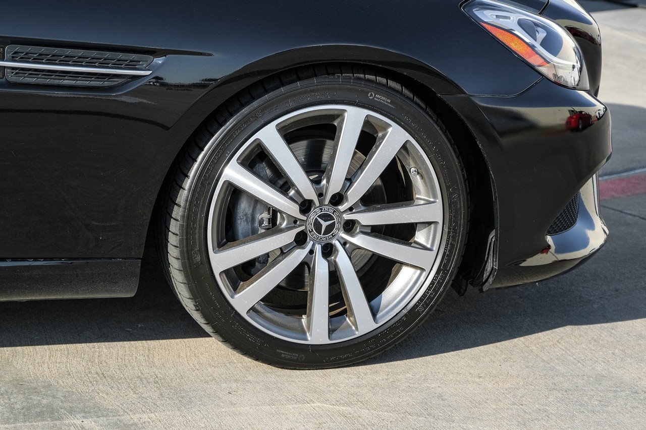 Mercedes-Benz SLC Vehicle Main Gallery Image 41