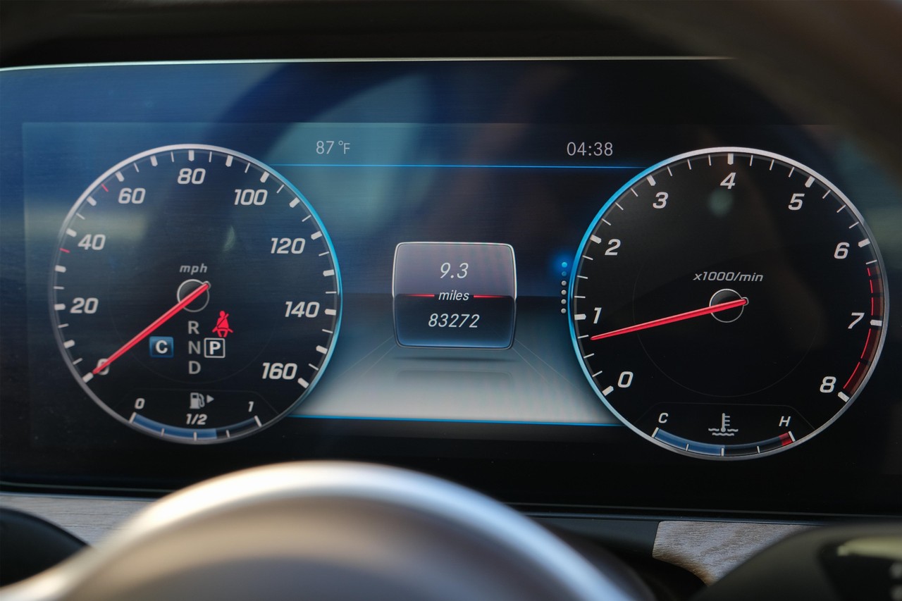 Mercedes-Benz E 450 Vehicle Main Gallery Image 17
