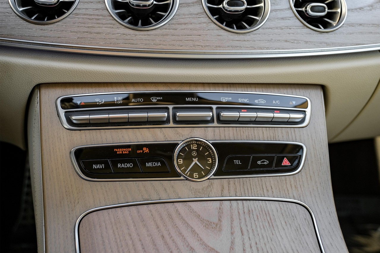 Mercedes-Benz E 450 Vehicle Main Gallery Image 23