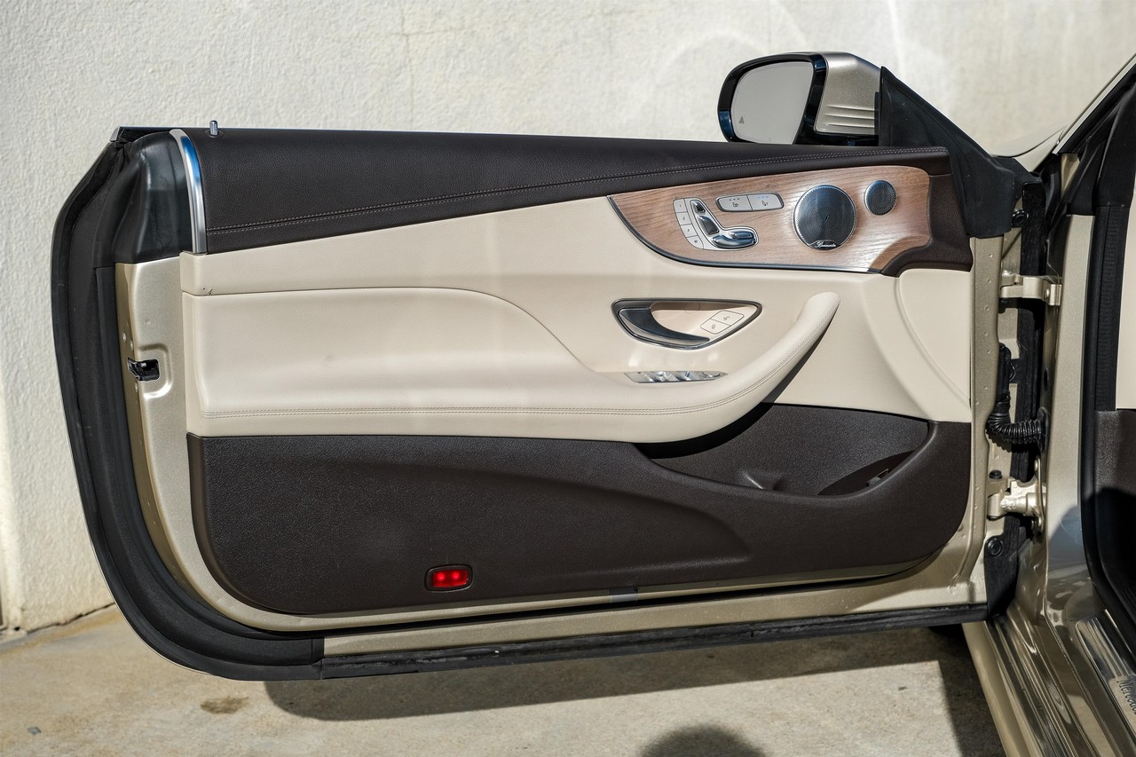 Mercedes-Benz E 450 Vehicle Main Gallery Image 32