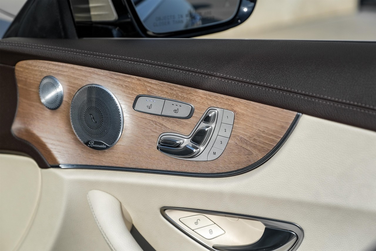 Mercedes-Benz E 450 Vehicle Main Gallery Image 35