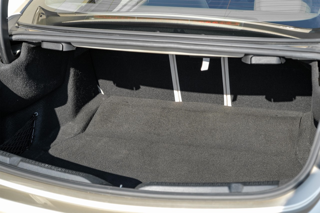 Mercedes-Benz E 450 Vehicle Main Gallery Image 37