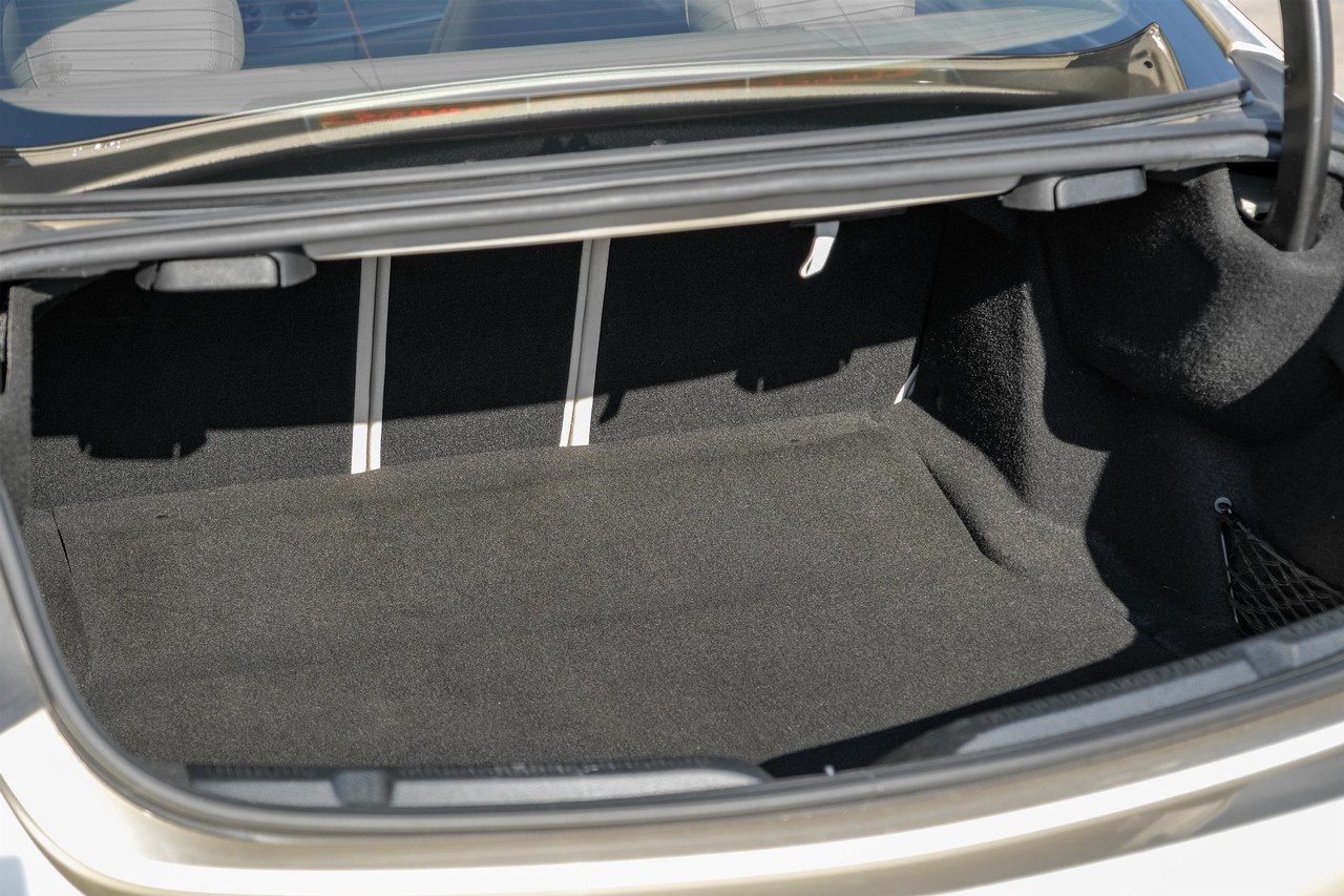 Mercedes-Benz E 450 Vehicle Main Gallery Image 38