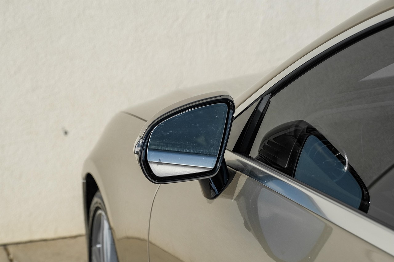 Mercedes-Benz E 450 Vehicle Main Gallery Image 41