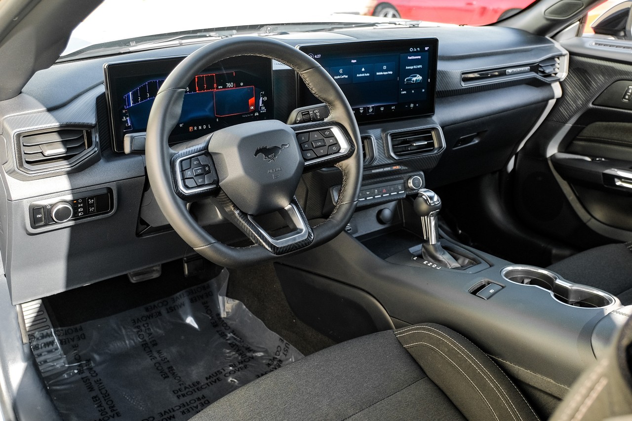 Ford Mustang Vehicle Main Gallery Image 03