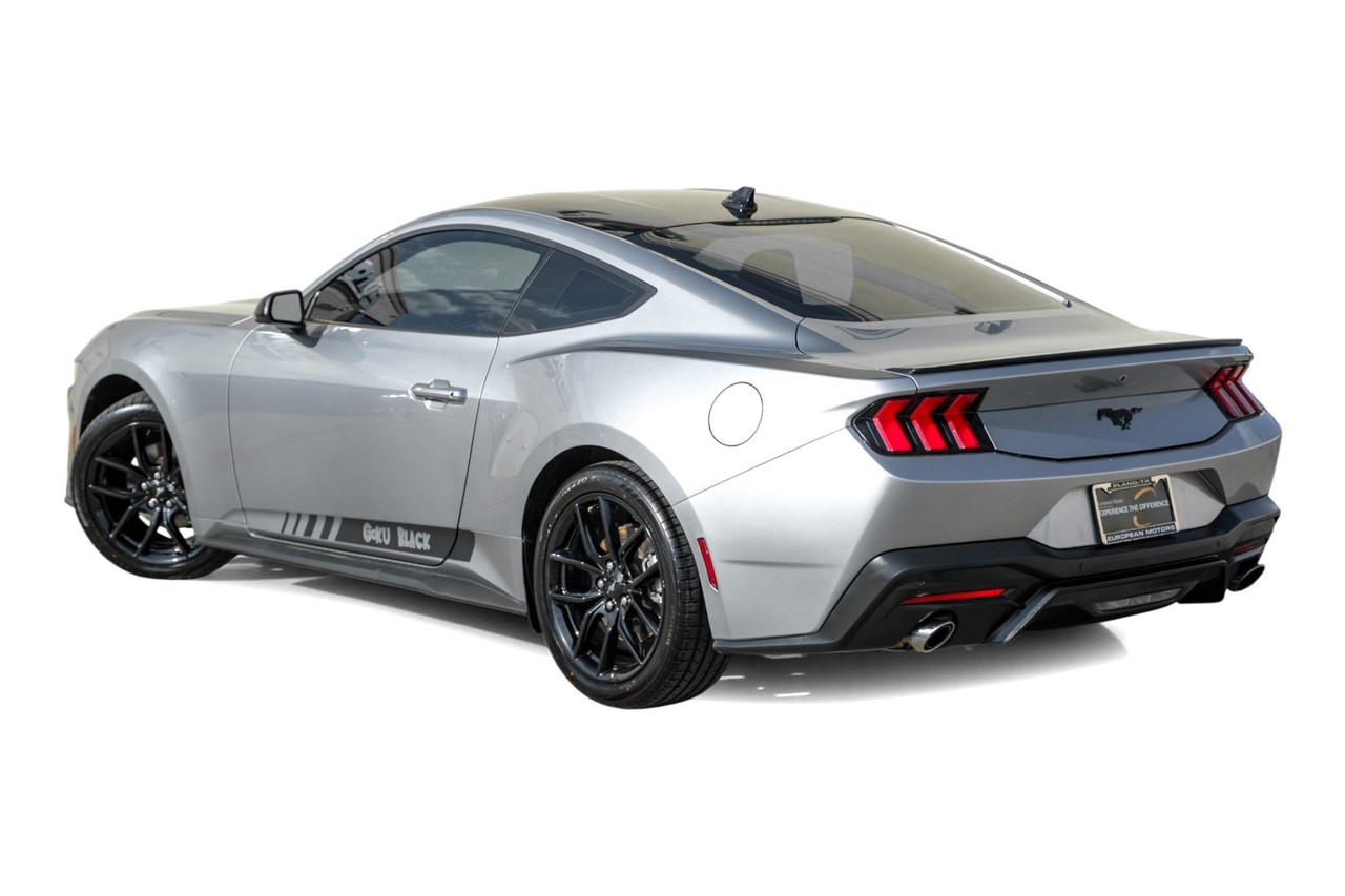Ford Mustang Vehicle Main Gallery Image 10