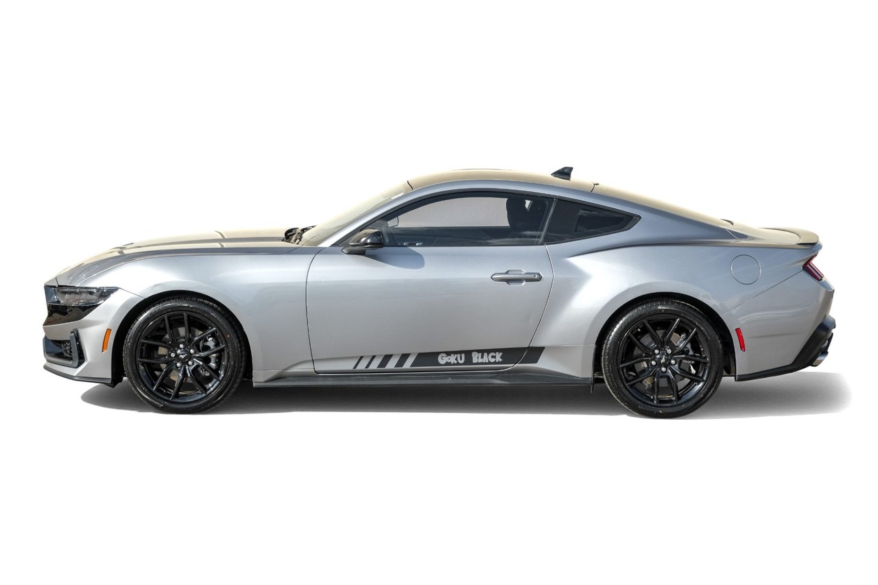 Ford Mustang Vehicle Main Gallery Image 11