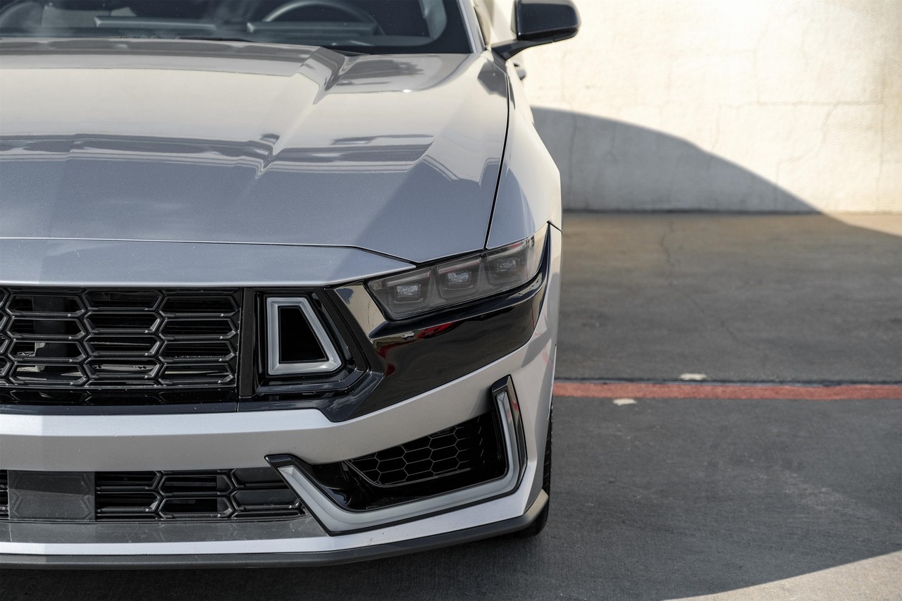 Ford Mustang Vehicle Main Gallery Image 37