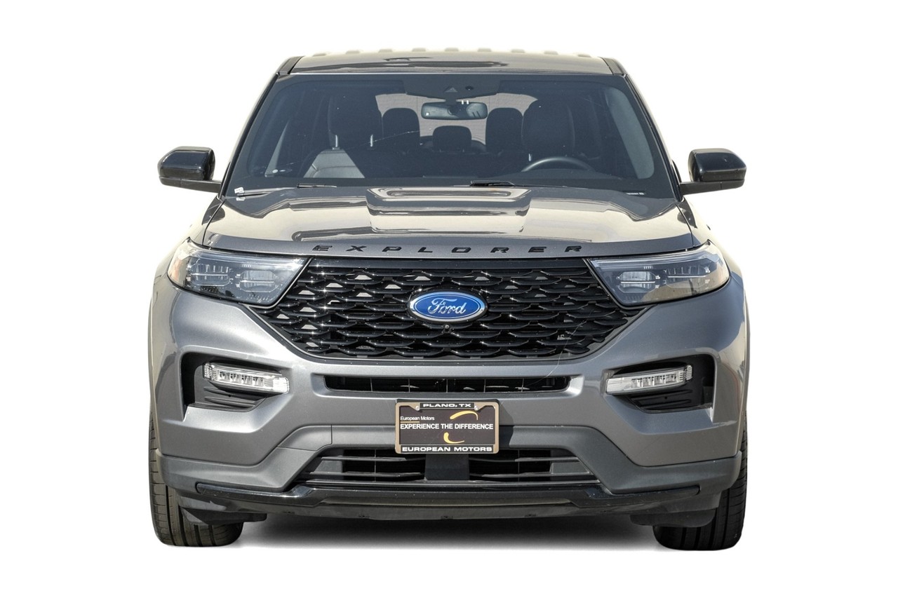 Ford Explorer Vehicle Main Gallery Image 05