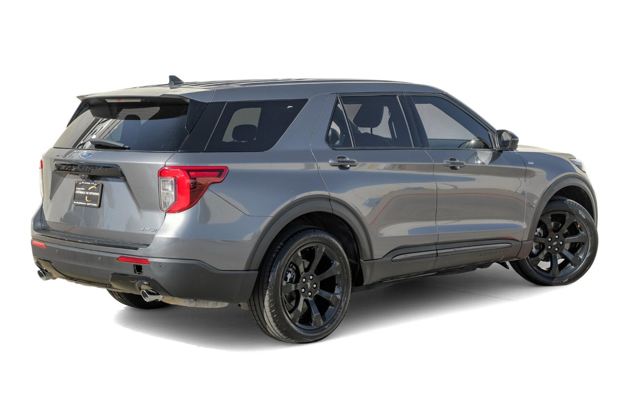 Ford Explorer Vehicle Main Gallery Image 08