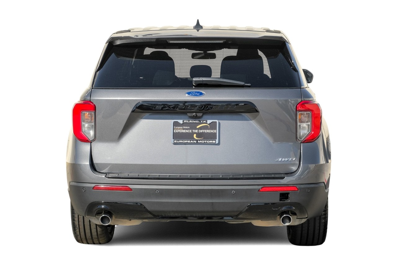 Ford Explorer Vehicle Main Gallery Image 09