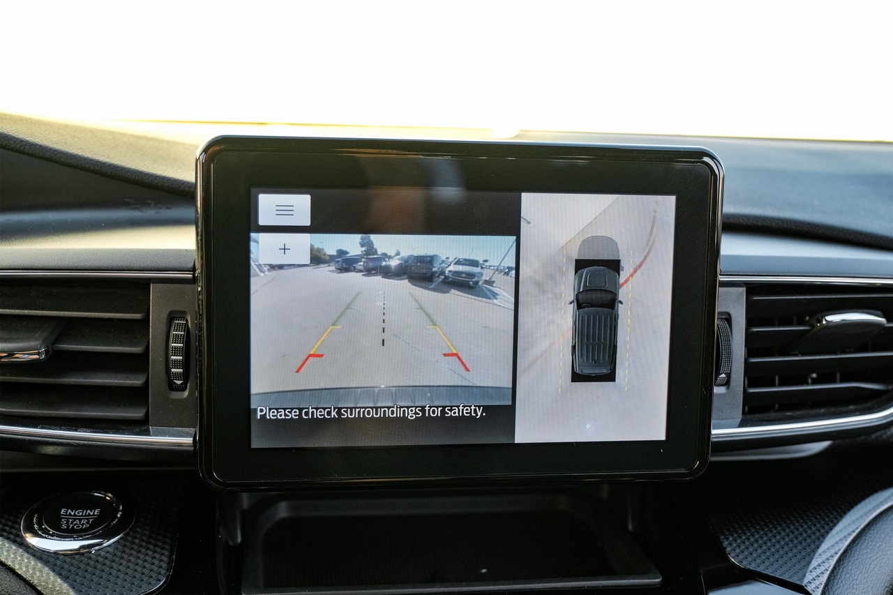 Ford Explorer Vehicle Main Gallery Image 22