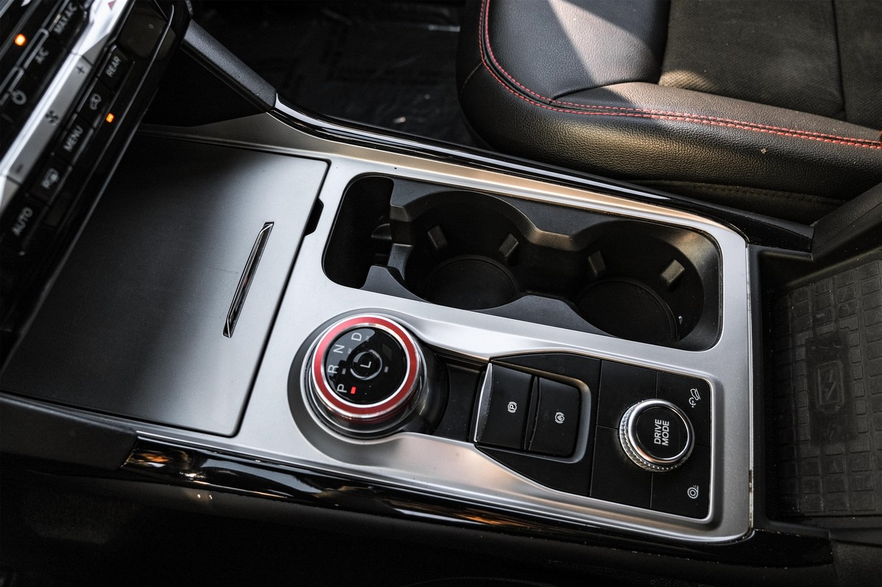Ford Explorer Vehicle Main Gallery Image 25
