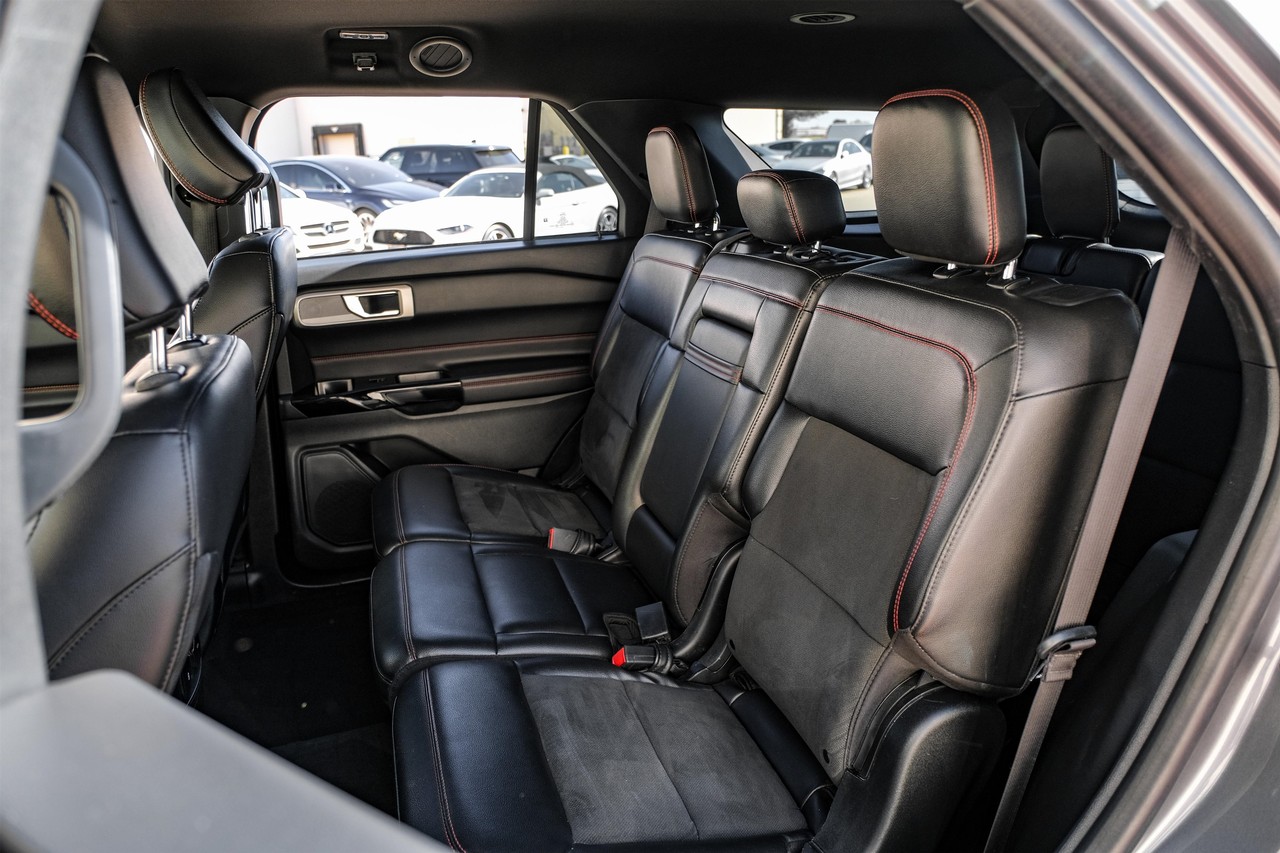 Ford Explorer Vehicle Main Gallery Image 36