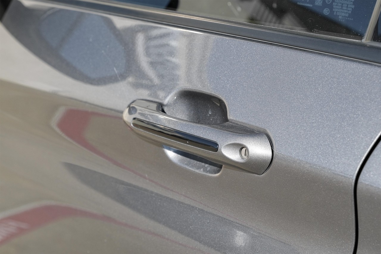 Ford Explorer Vehicle Main Gallery Image 38