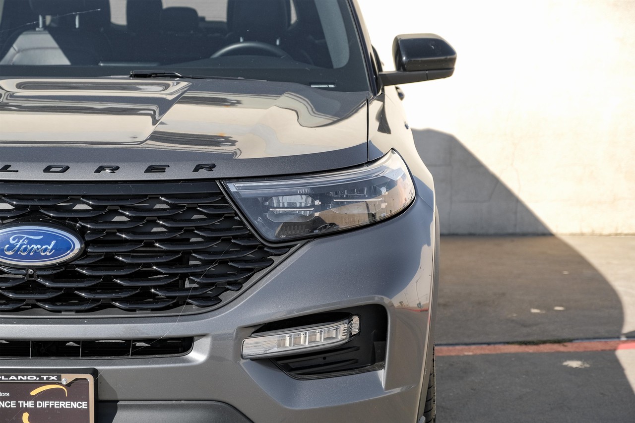 Ford Explorer Vehicle Main Gallery Image 45