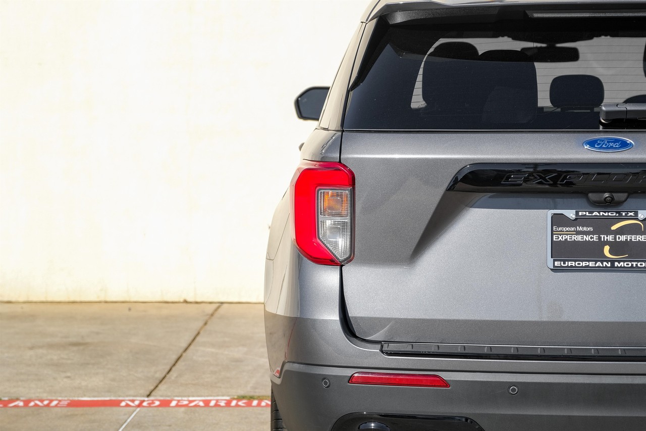 Ford Explorer Vehicle Main Gallery Image 46