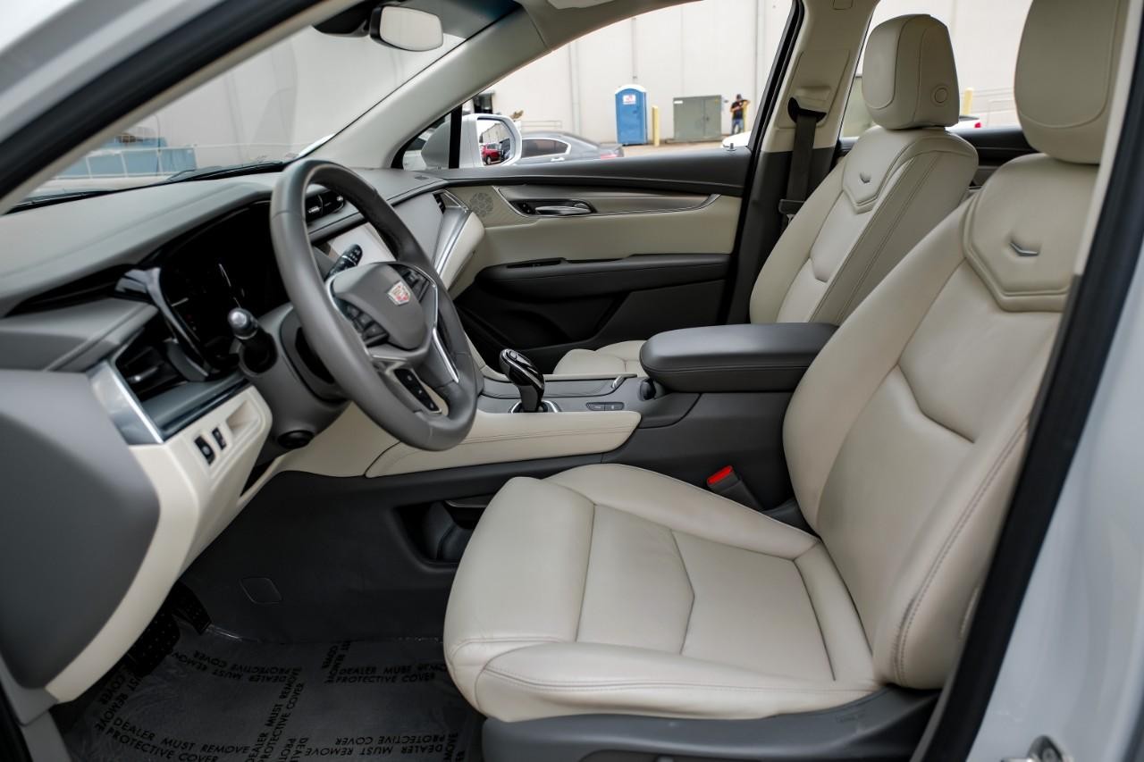 Cadillac XT5 Vehicle Main Gallery Image 04