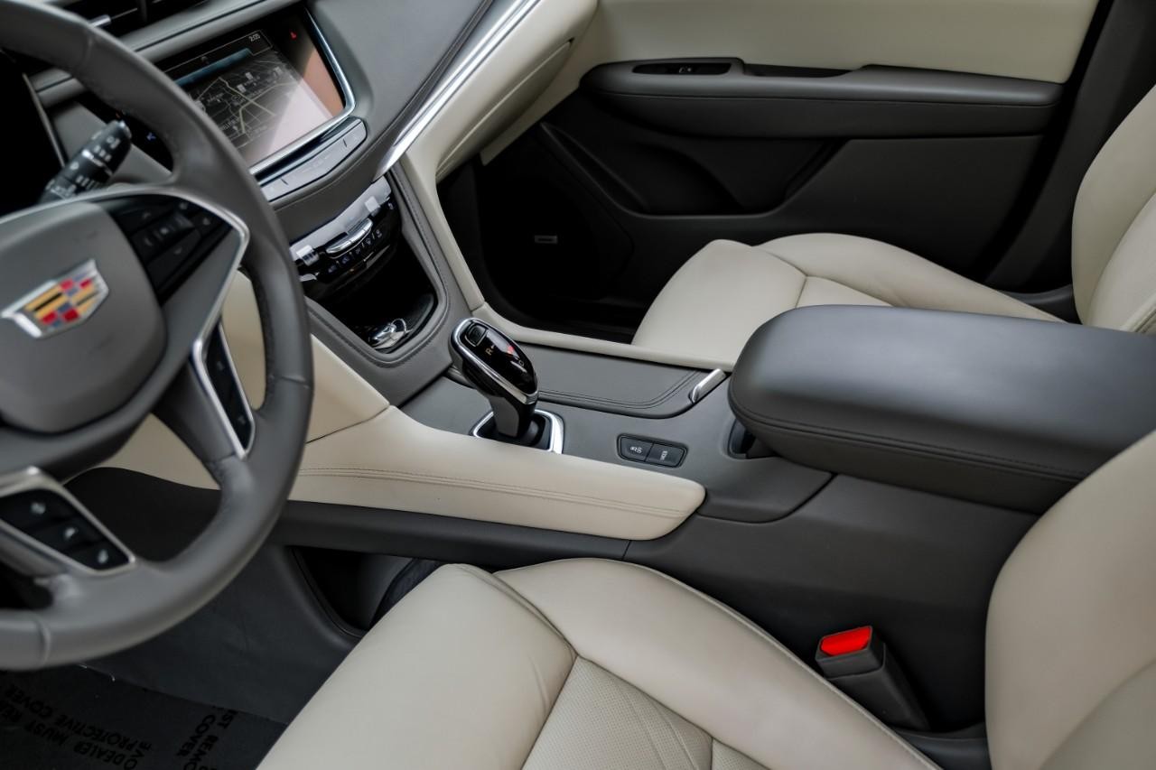 Cadillac XT5 Vehicle Main Gallery Image 27