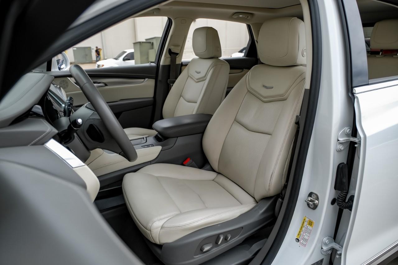 Cadillac XT5 Vehicle Main Gallery Image 32