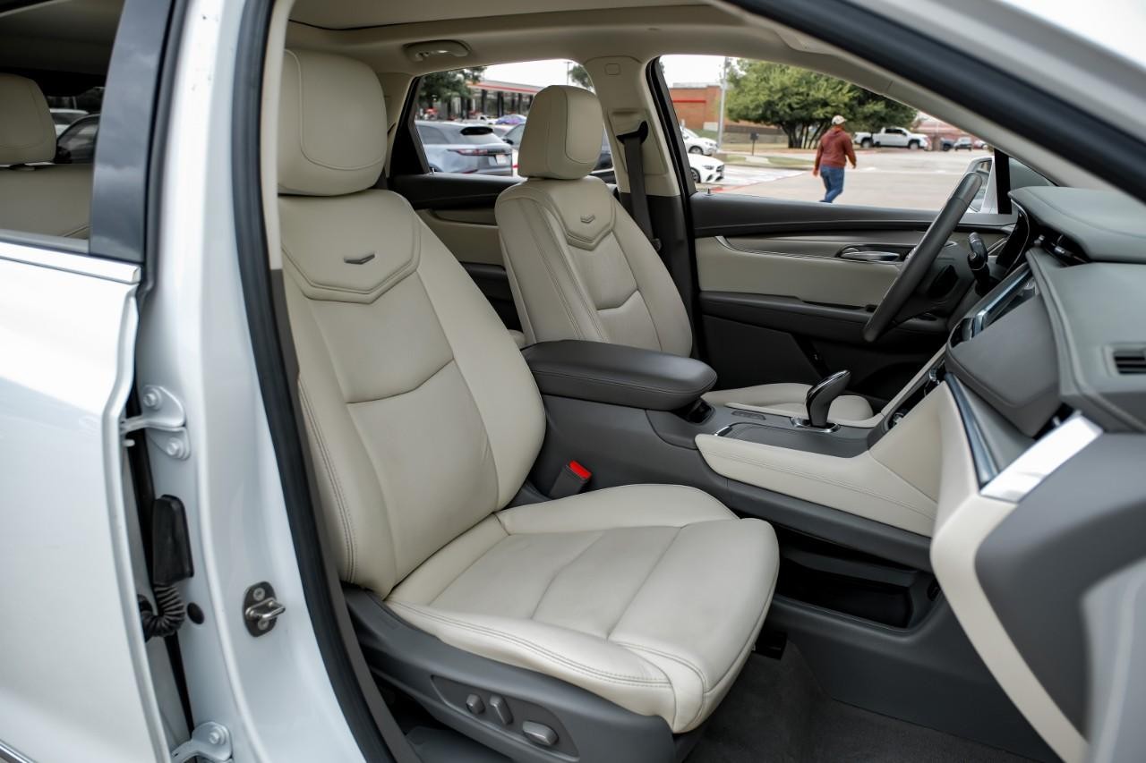 Cadillac XT5 Vehicle Main Gallery Image 34