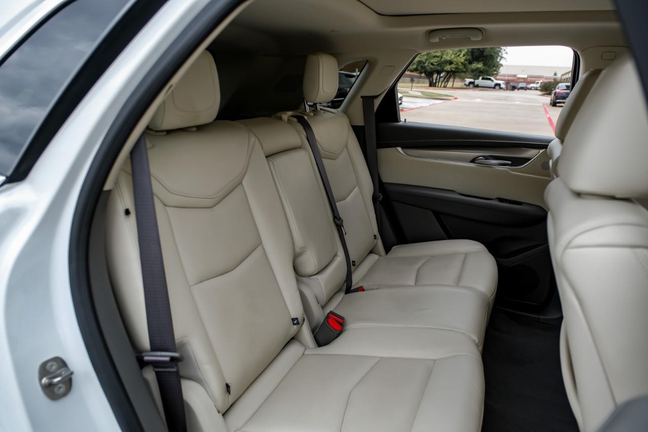 Cadillac XT5 Vehicle Main Gallery Image 35