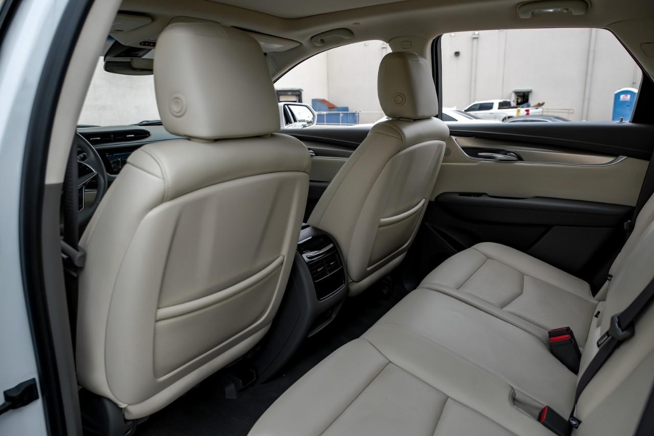 Cadillac XT5 Vehicle Main Gallery Image 37