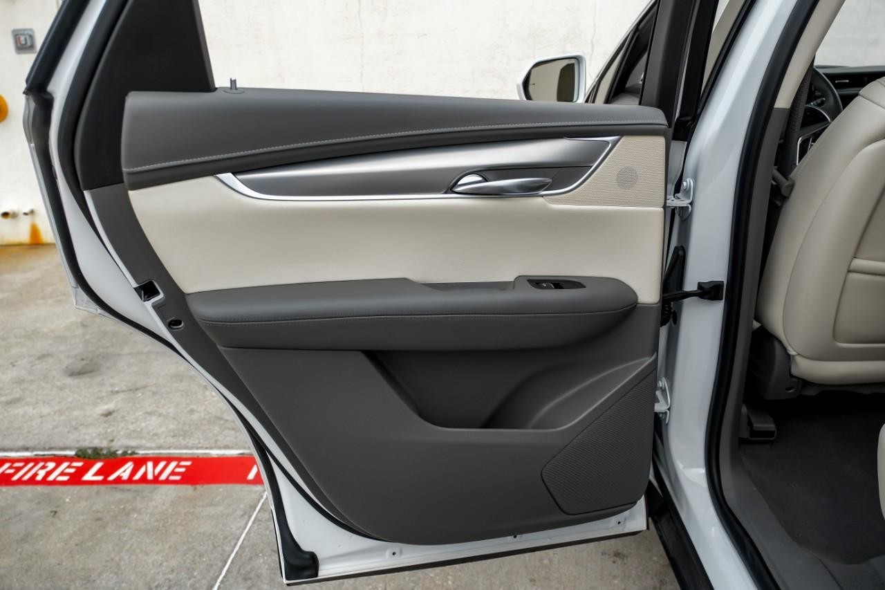 Cadillac XT5 Vehicle Main Gallery Image 44