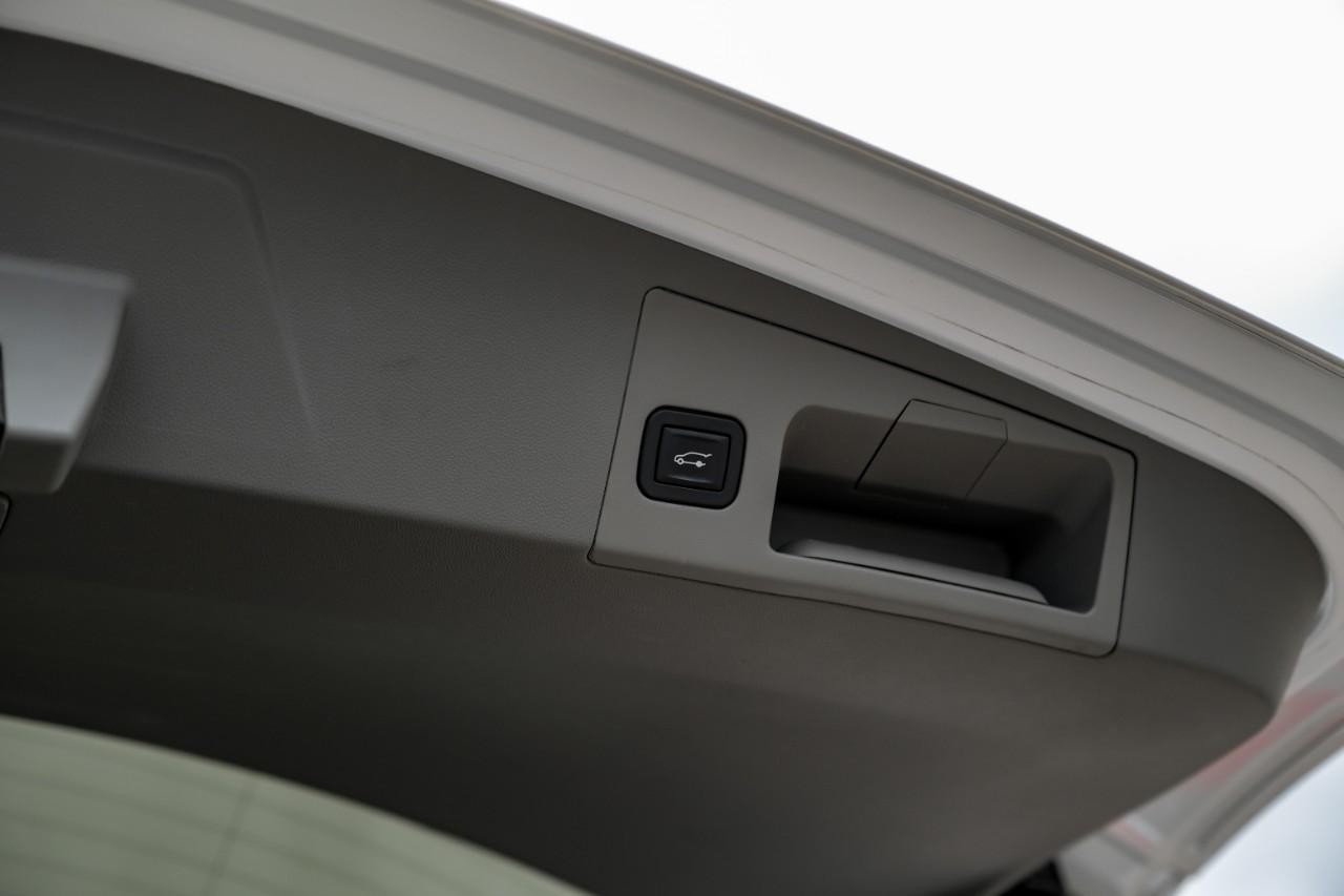 Cadillac XT5 Vehicle Main Gallery Image 50