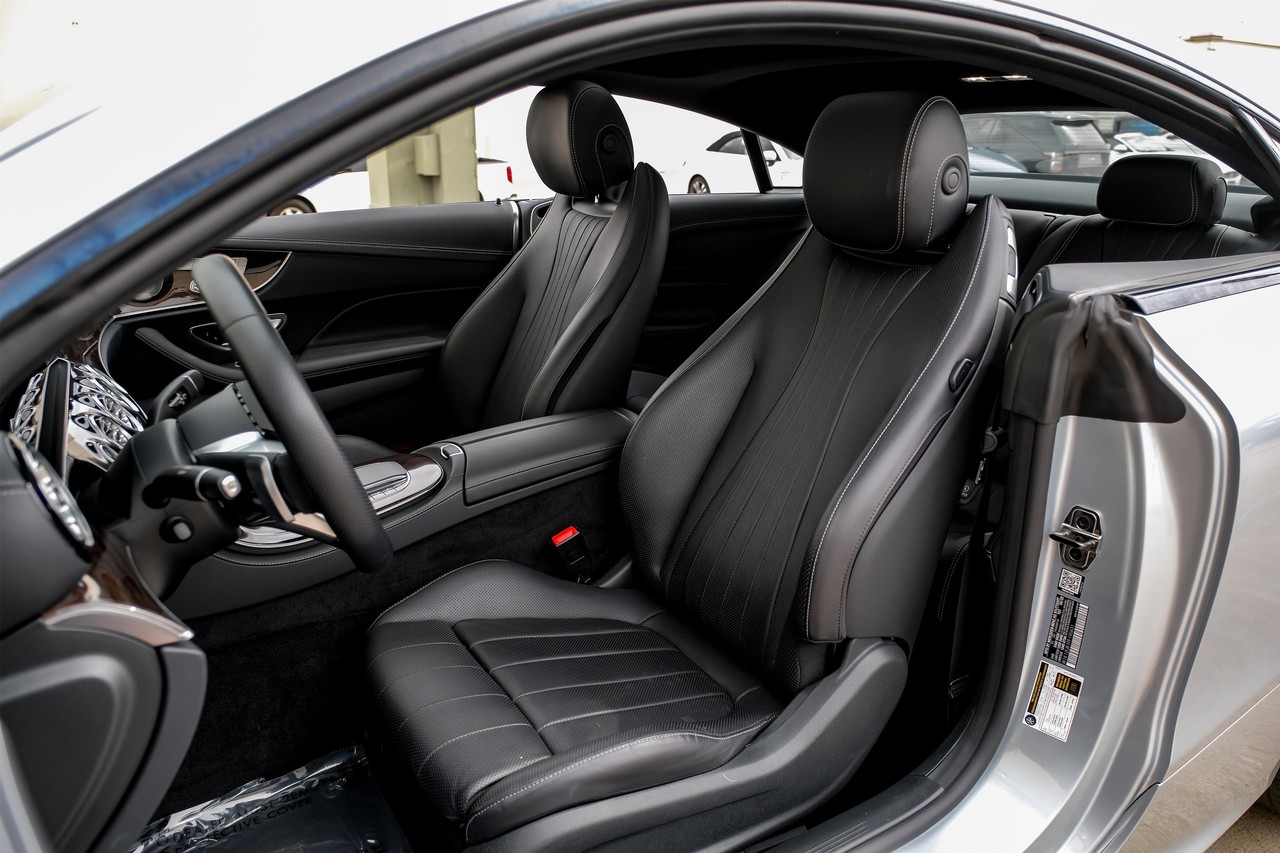 Mercedes-Benz E-Class Vehicle Main Gallery Image 31