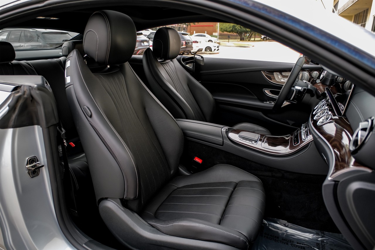 Mercedes-Benz E-Class Vehicle Main Gallery Image 33