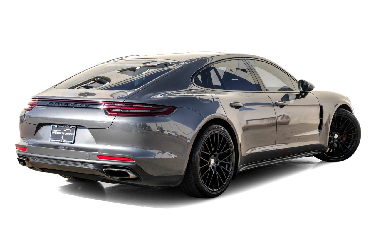 Porsche Panamera Vehicle Main Gallery Image 07