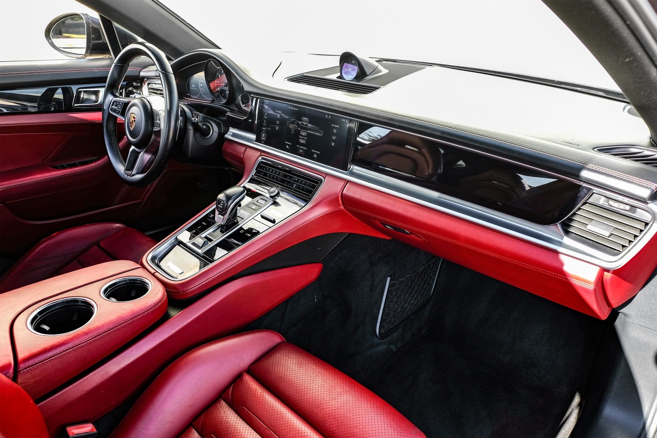 Porsche Panamera Vehicle Main Gallery Image 11