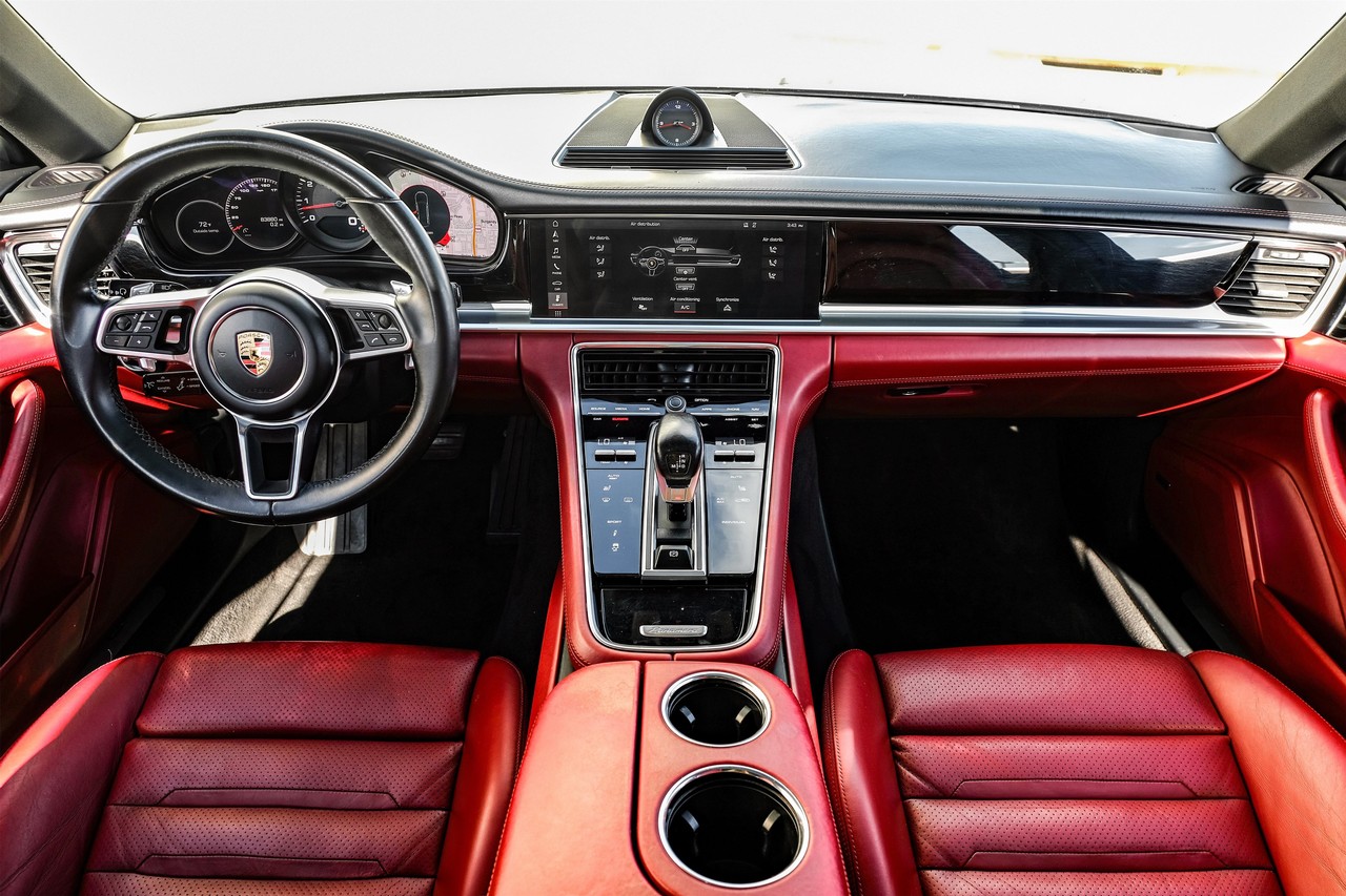 Porsche Panamera Vehicle Main Gallery Image 13