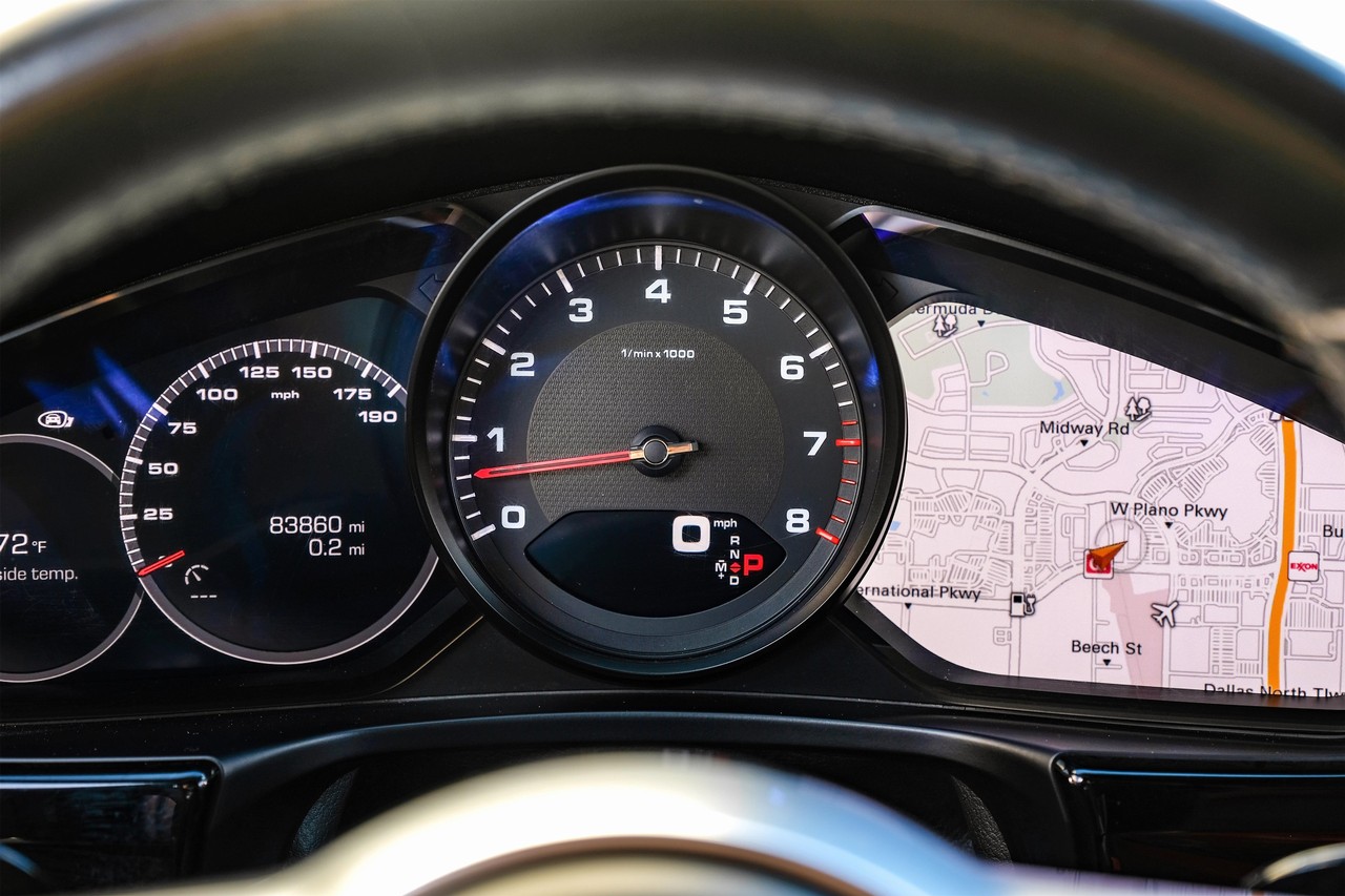 Porsche Panamera Vehicle Main Gallery Image 17